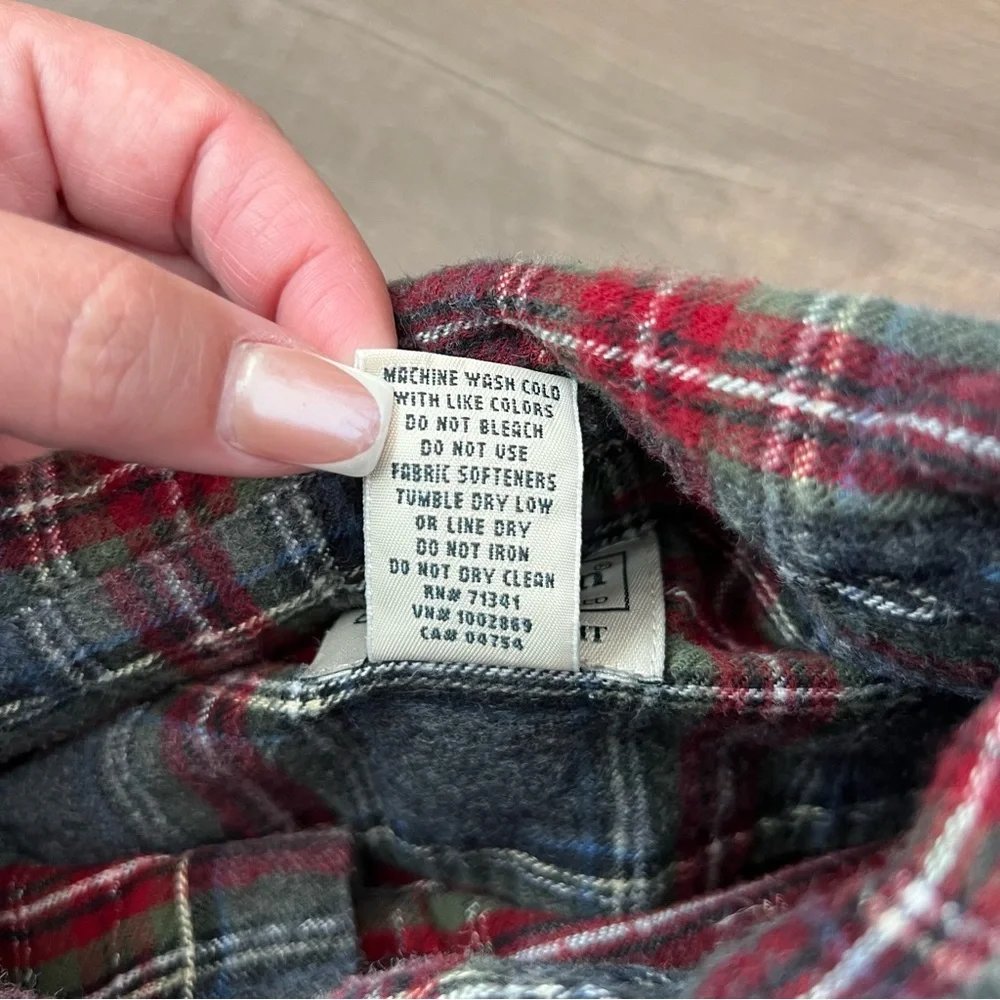 L.L. Bean Men's Scotch Plaid Flannel Shirt - Traditional Fit- Grey/Red - Sz M